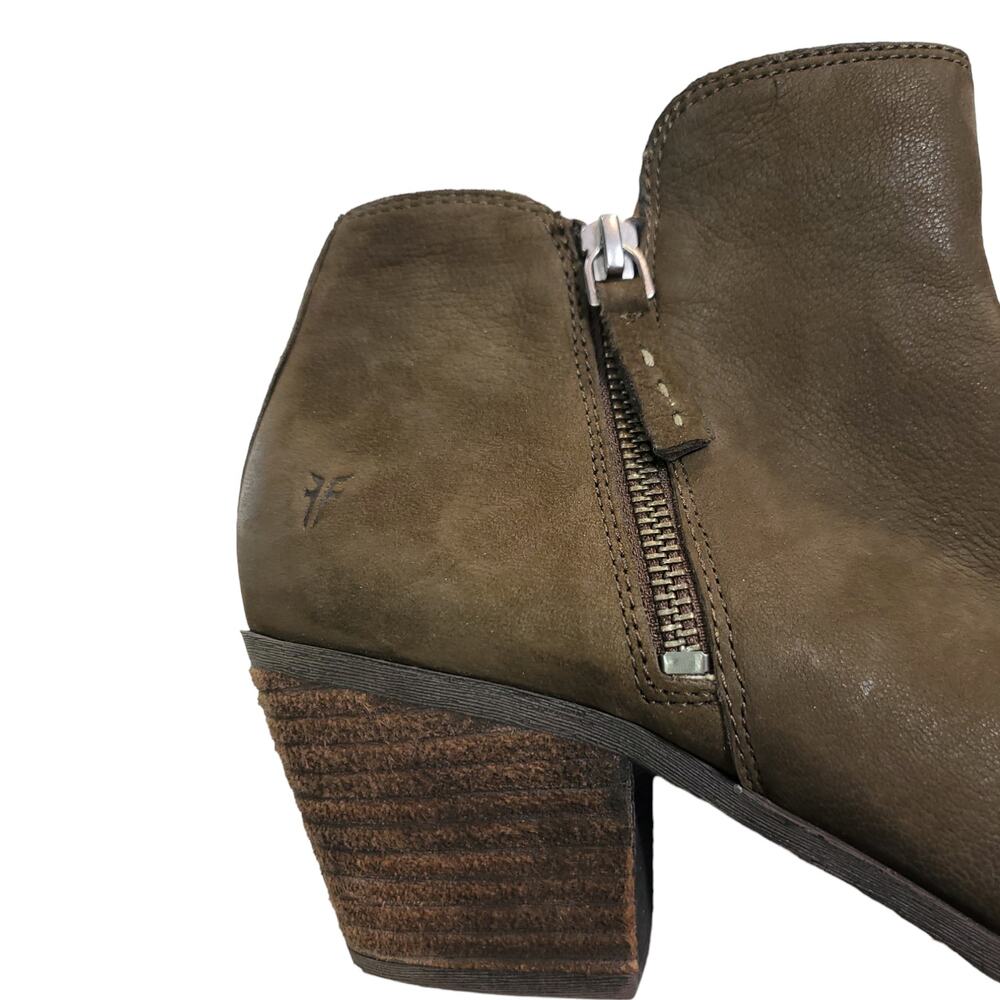Frye | Judith, Suede Pull on Side Zip Ankle Boots | Size 9 - Picture 5 of 10